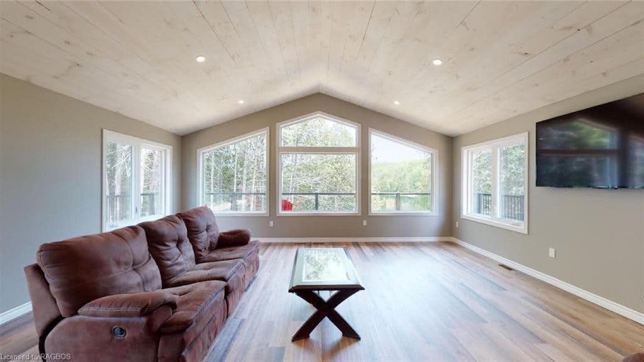 Photo of Livingroom in Brockton