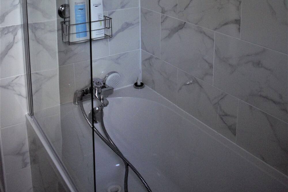 Photo of Bathroom in Pontoise