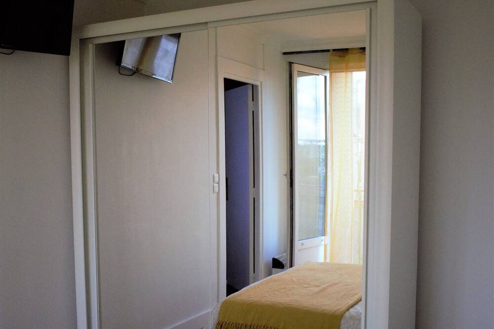 Photo of Bedroom in Pontoise