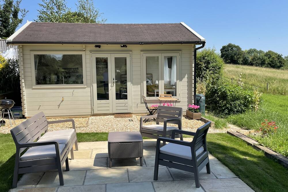 Photo of Patio Balcony in Shoscombe