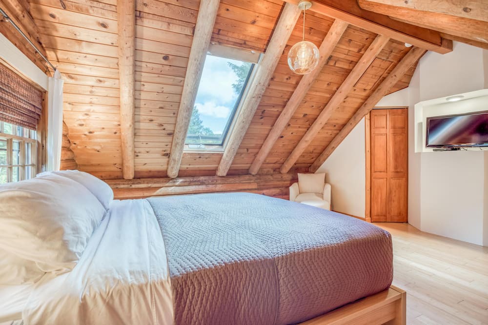 Photo of Bedroom in Neskowin