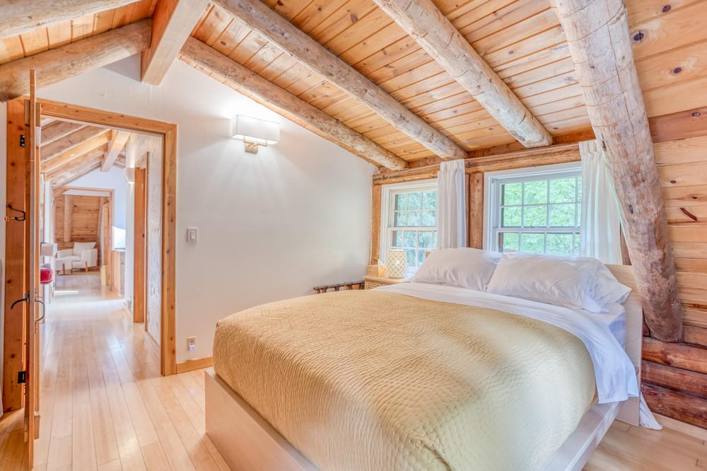 Photo of Bedroom in Neskowin