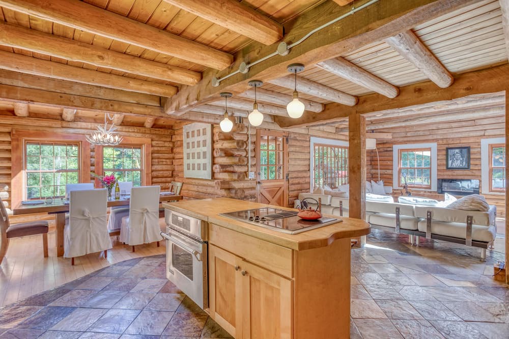 Photo of Kitchen in Neskowin