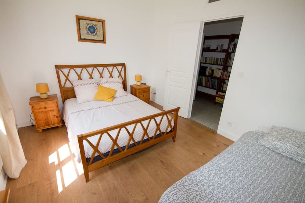 Photo of Bedroom in Noaillan