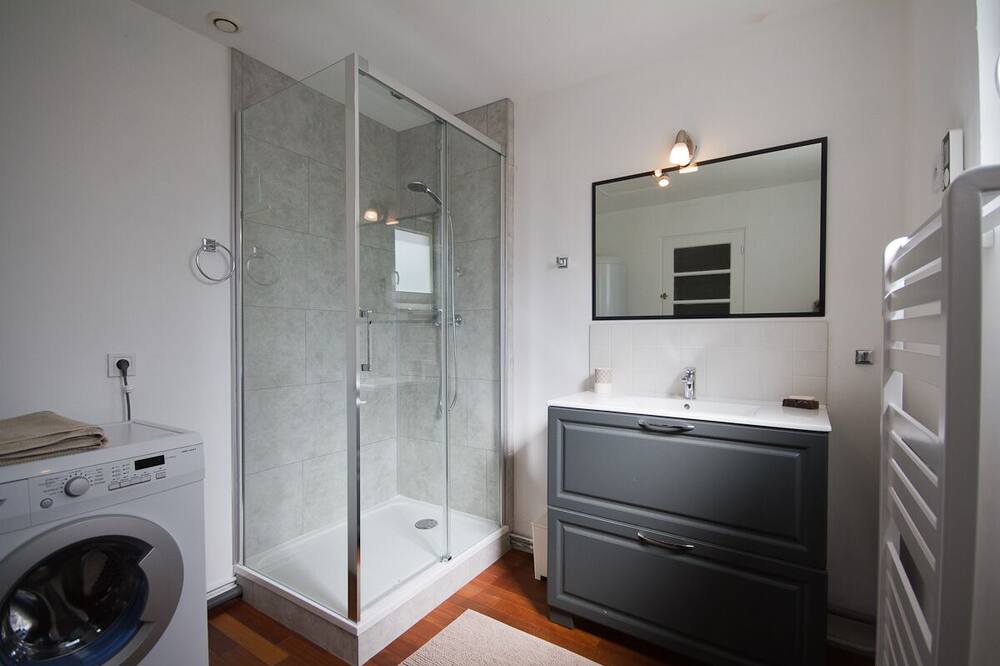 Photo of Bathroom in Noaillan