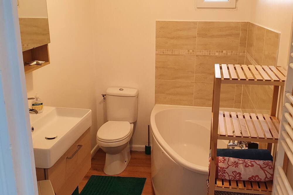 Photo of Bathroom in Charleville-Mezieres