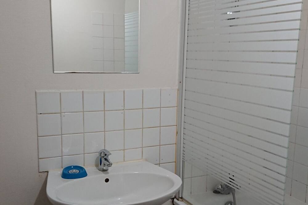 Photo of Bathroom in Gare-Jouvenet