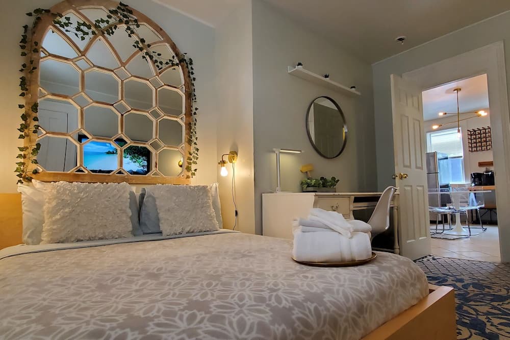 Photo of Bedroom in West End - West Side