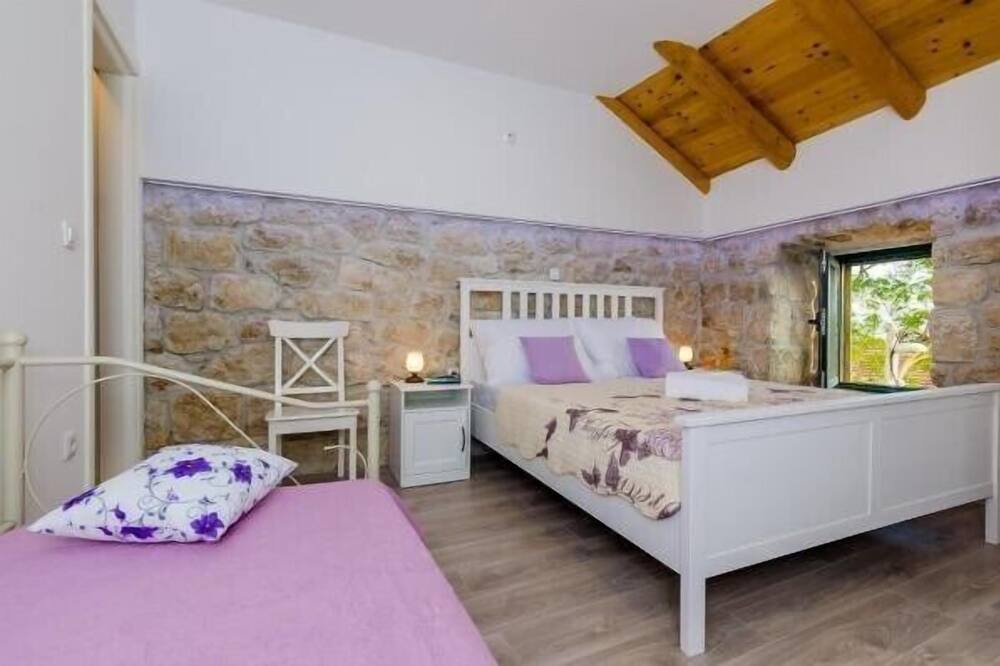 Photo of Bedroom in Mihanici