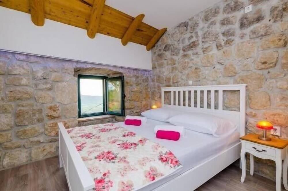 Photo of Bedroom in Mihanici