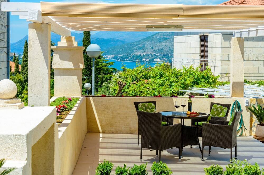 Photo of Patio Balcony in Pile