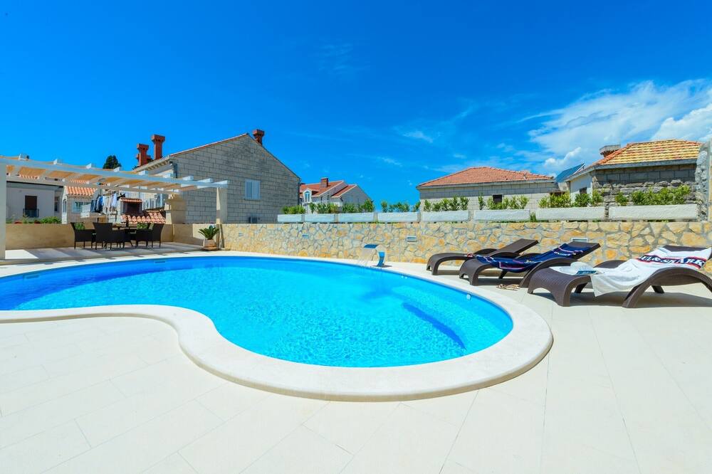 Photo of Outdoor in Pile
