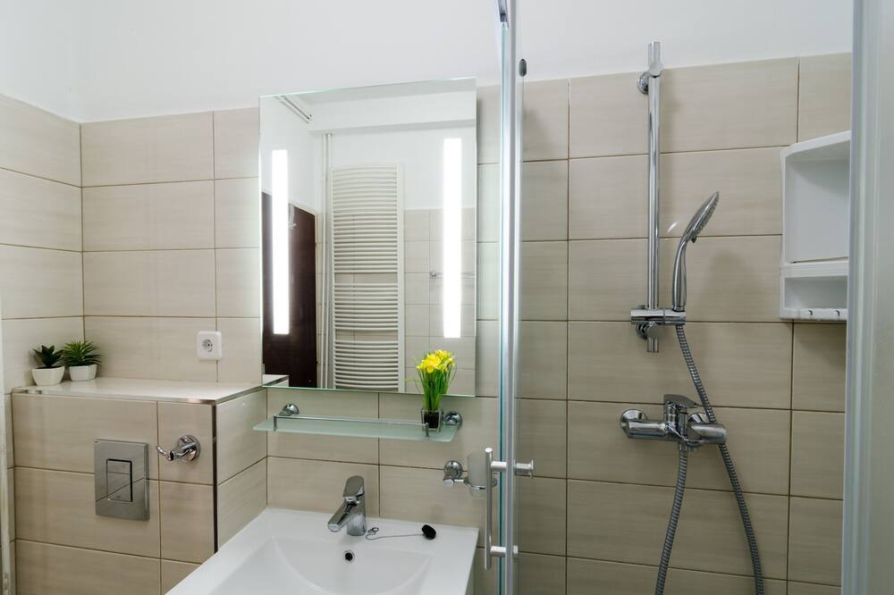 Photo of Bathroom in Pile