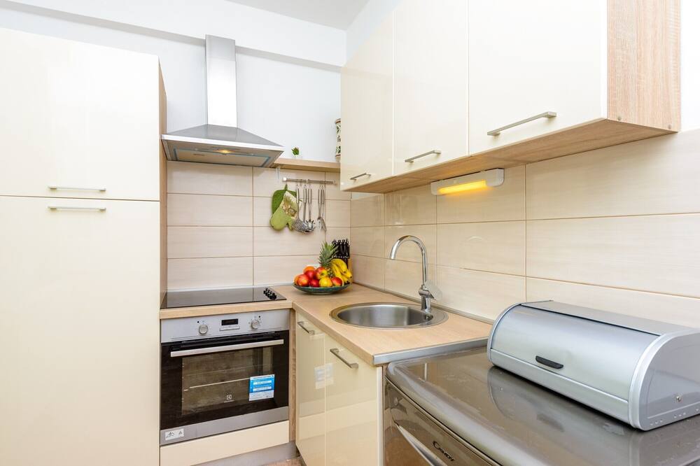 Photo of Kitchen in Pile