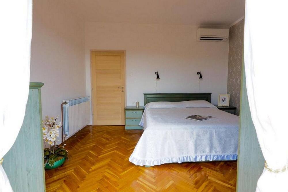 Photo of Bedroom in Mocici