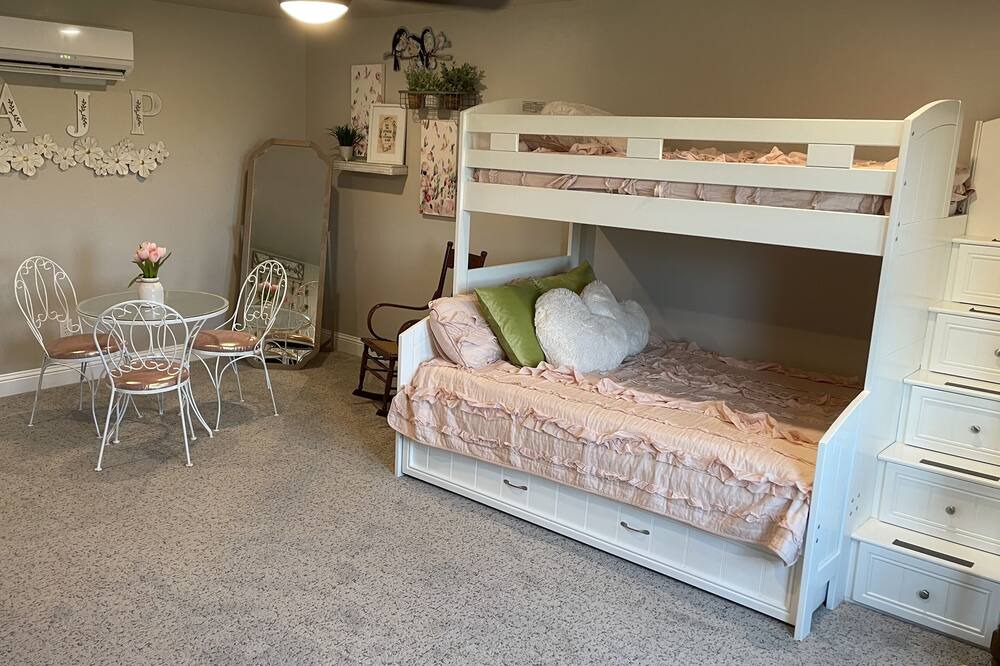 Photo of Bedroom in Lexington