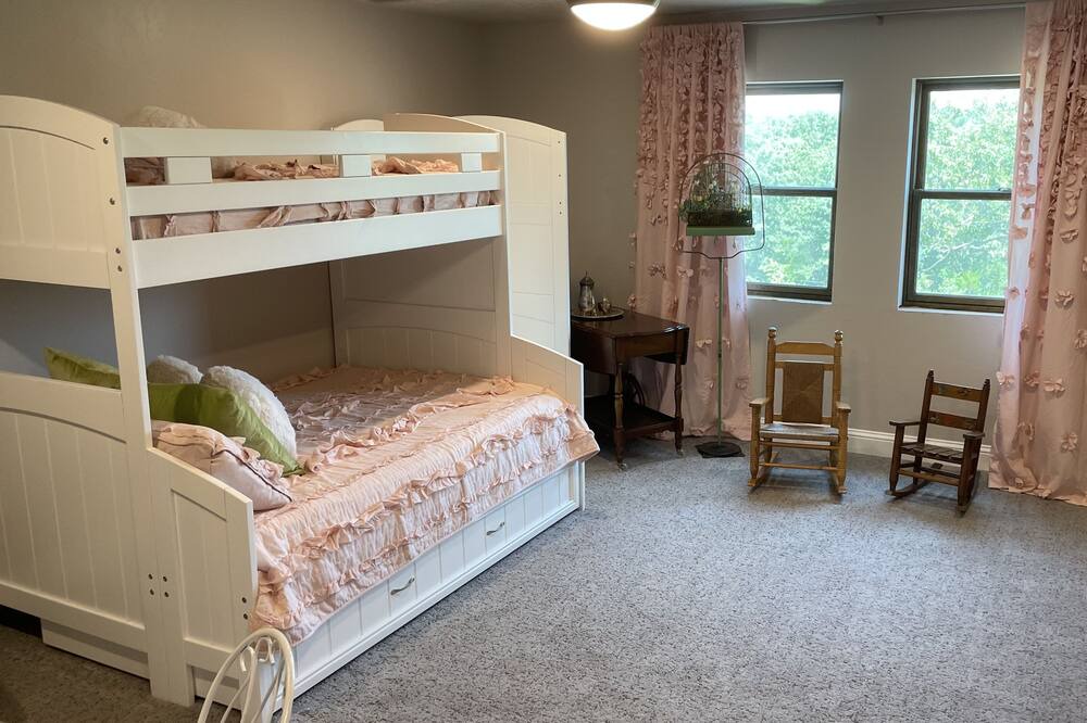 Photo of Bedroom in Lexington