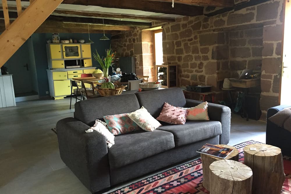Photo of Livingroom in Coubjours