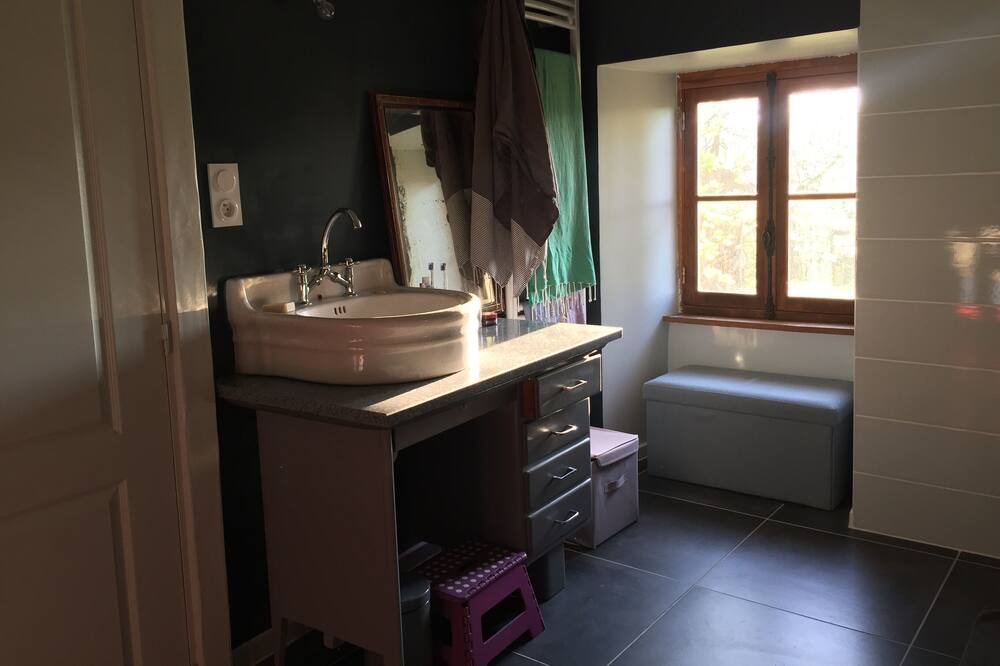 Photo of Bathroom in Coubjours