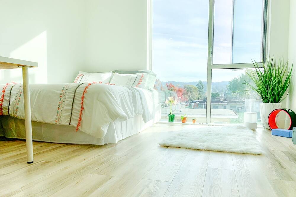 Photo of Bedroom in Temescal