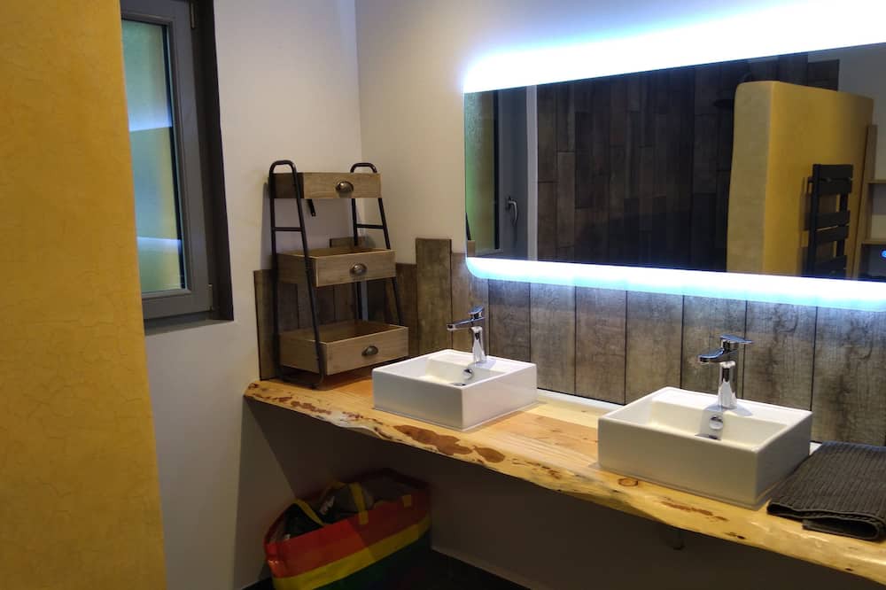 Photo of Bathroom in Mottier