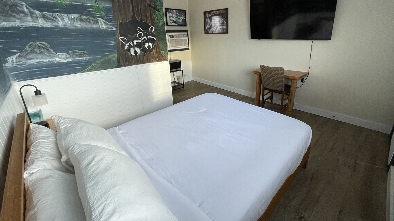 Photo of Bedroom in Salmon