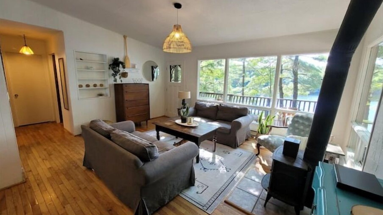 Photo of Livingroom in Utterson