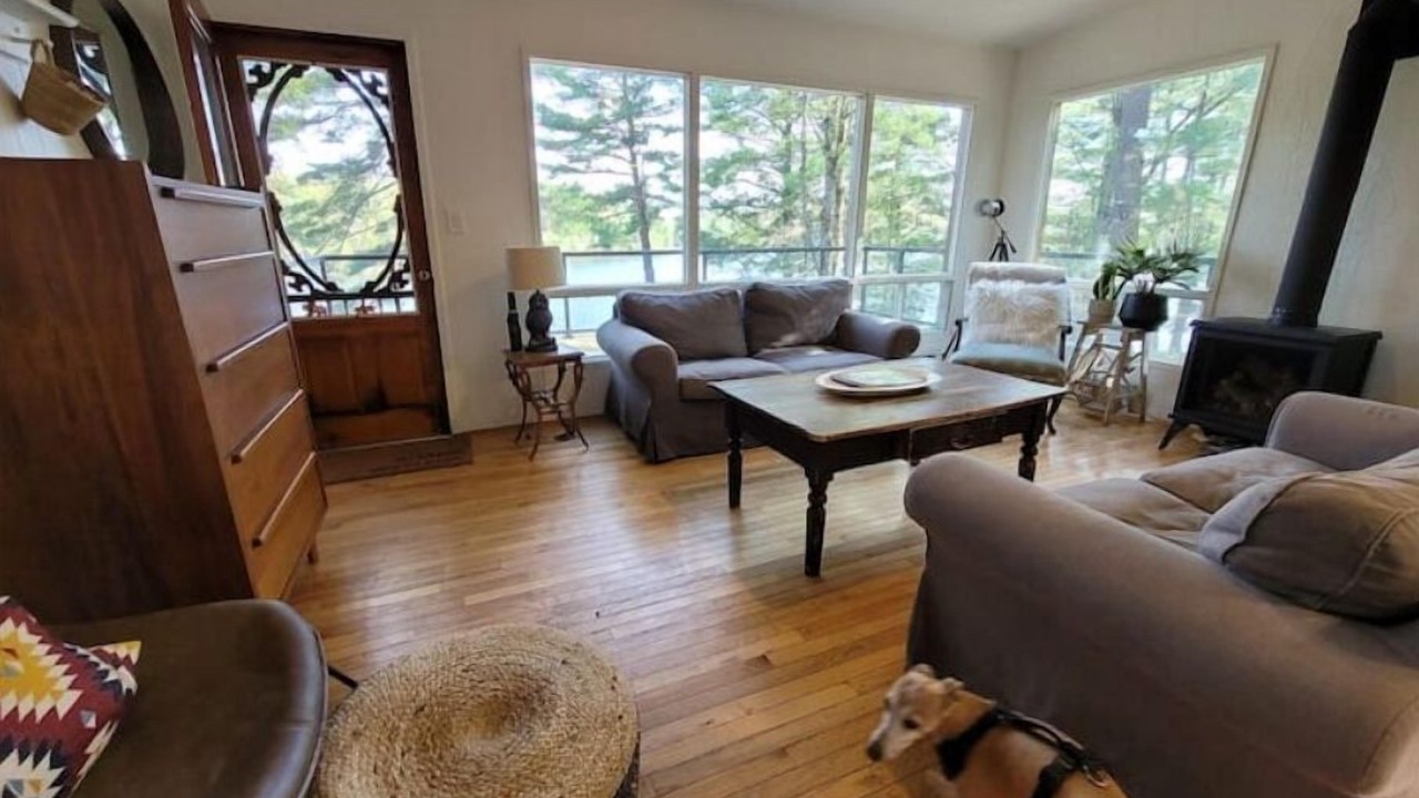 Photo of Livingroom in Utterson