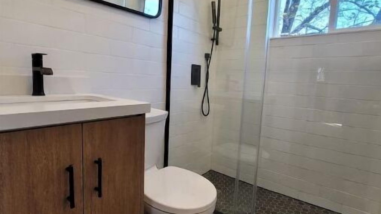 Photo of Bathroom in Utterson