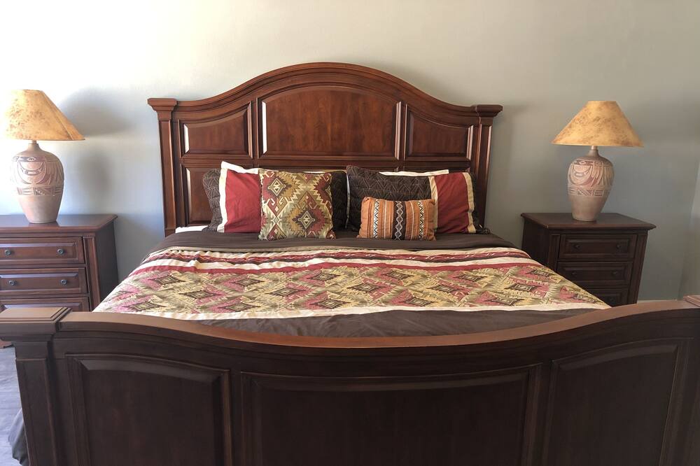 Photo of Bedroom in Los Lunas