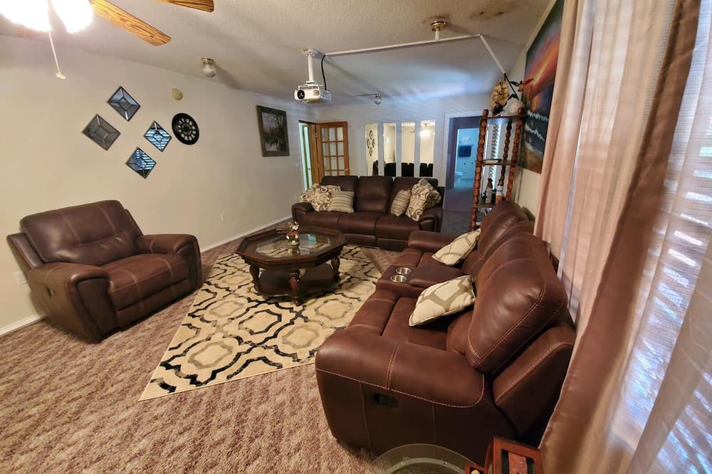 Photo of Livingroom in Ridgeway