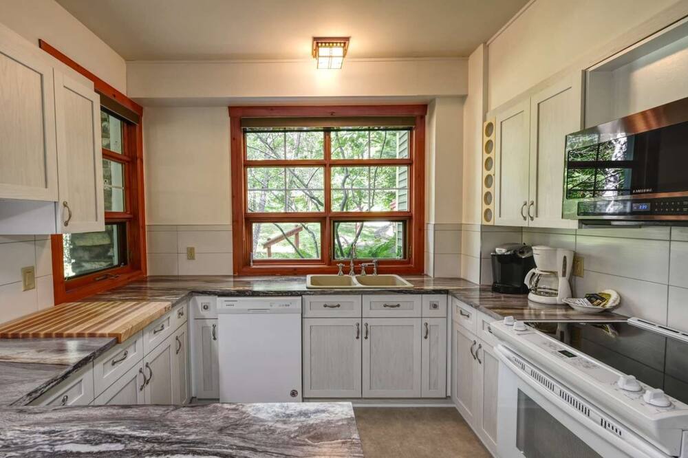Photo of Kitchen in Tremblant-Les-Eaux
