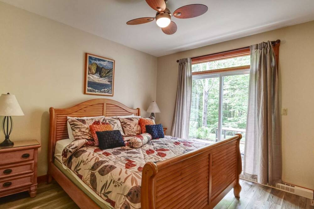 Photo of Bedroom in Tremblant-Les-Eaux