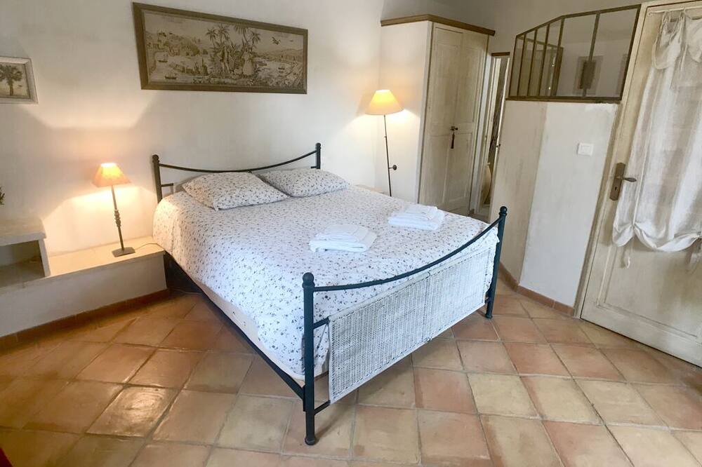Photo of Bedroom in Joucas