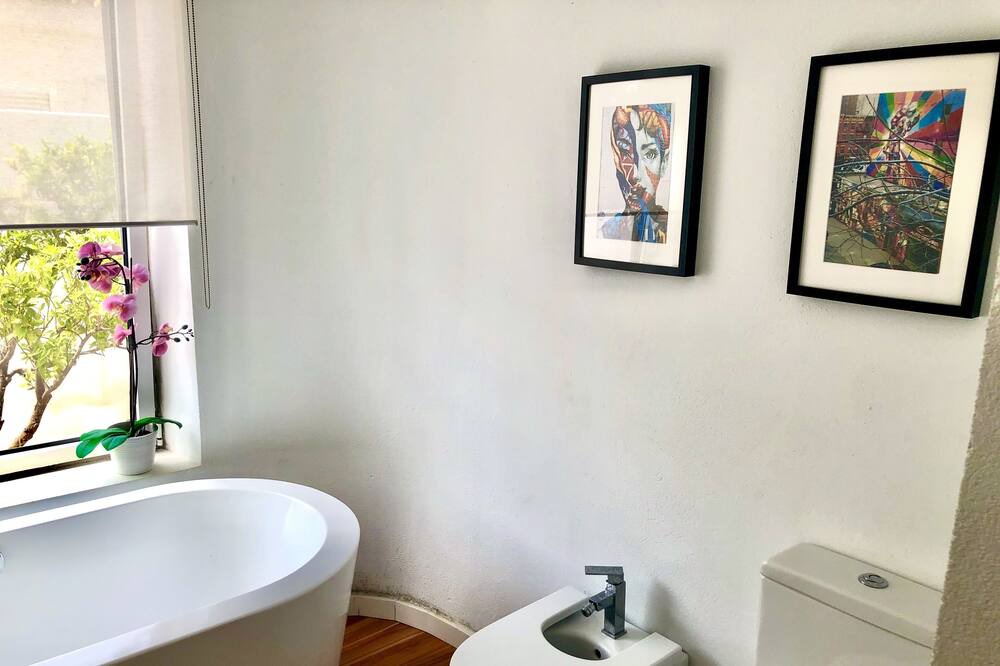 Photo of Bathroom in La Pobla de Vallbona