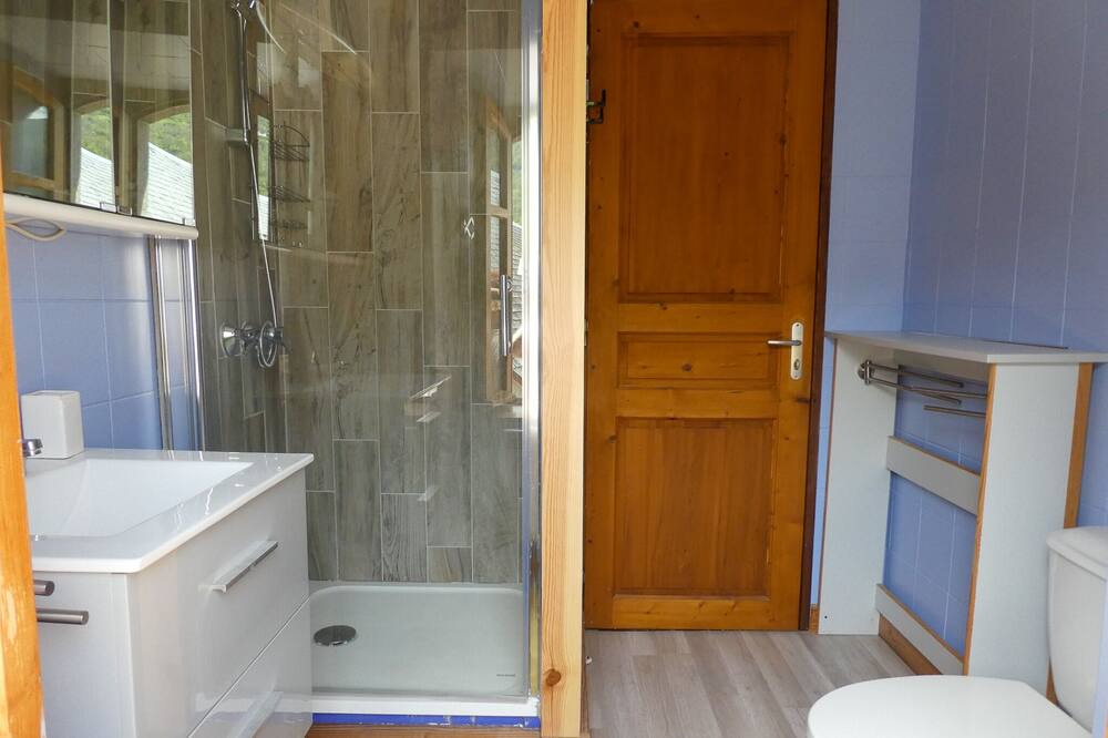 Photo of Bathroom in Vielle-Louron
