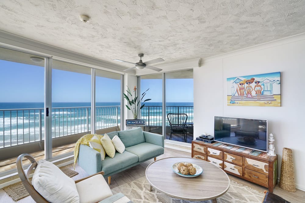 Photo of Livingroom in Main Beach