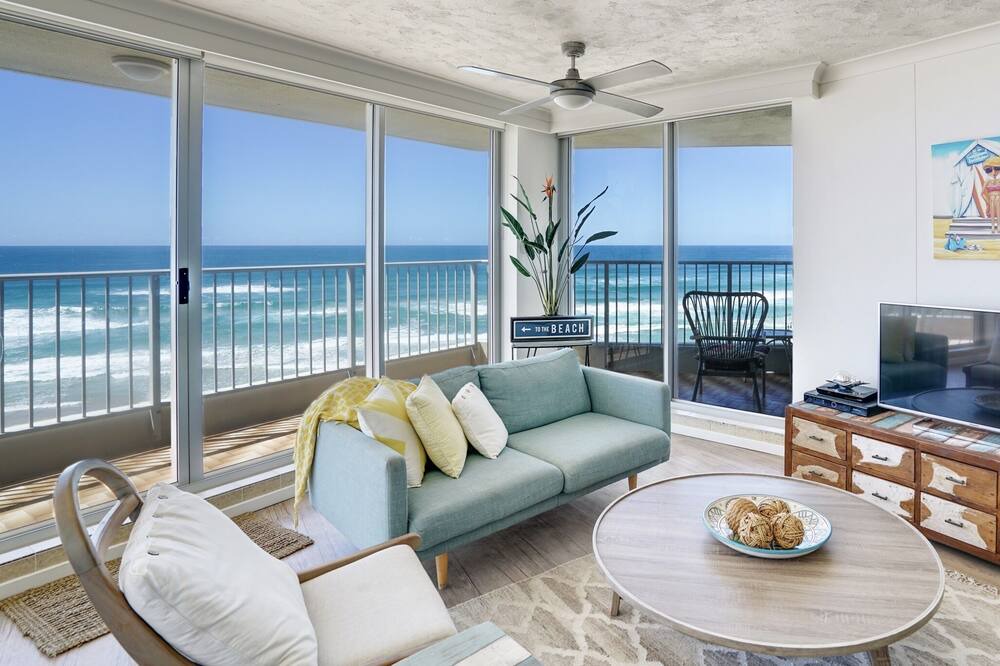 Photo of Livingroom in Main Beach