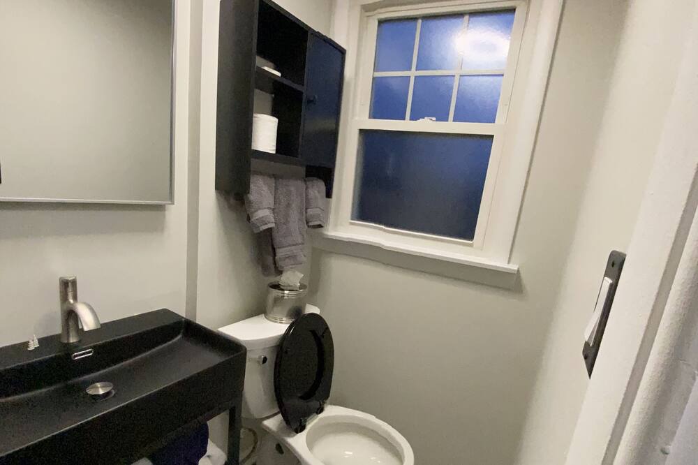Photo of Bathroom in Des Plaines