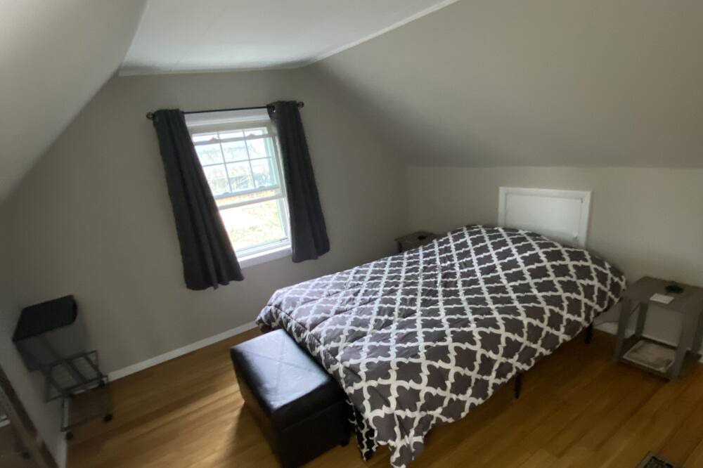 Photo of Bedroom in Des Plaines