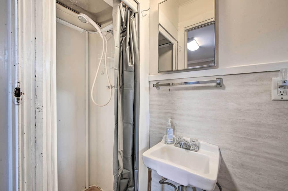 Photo of Bathroom in Carbondale