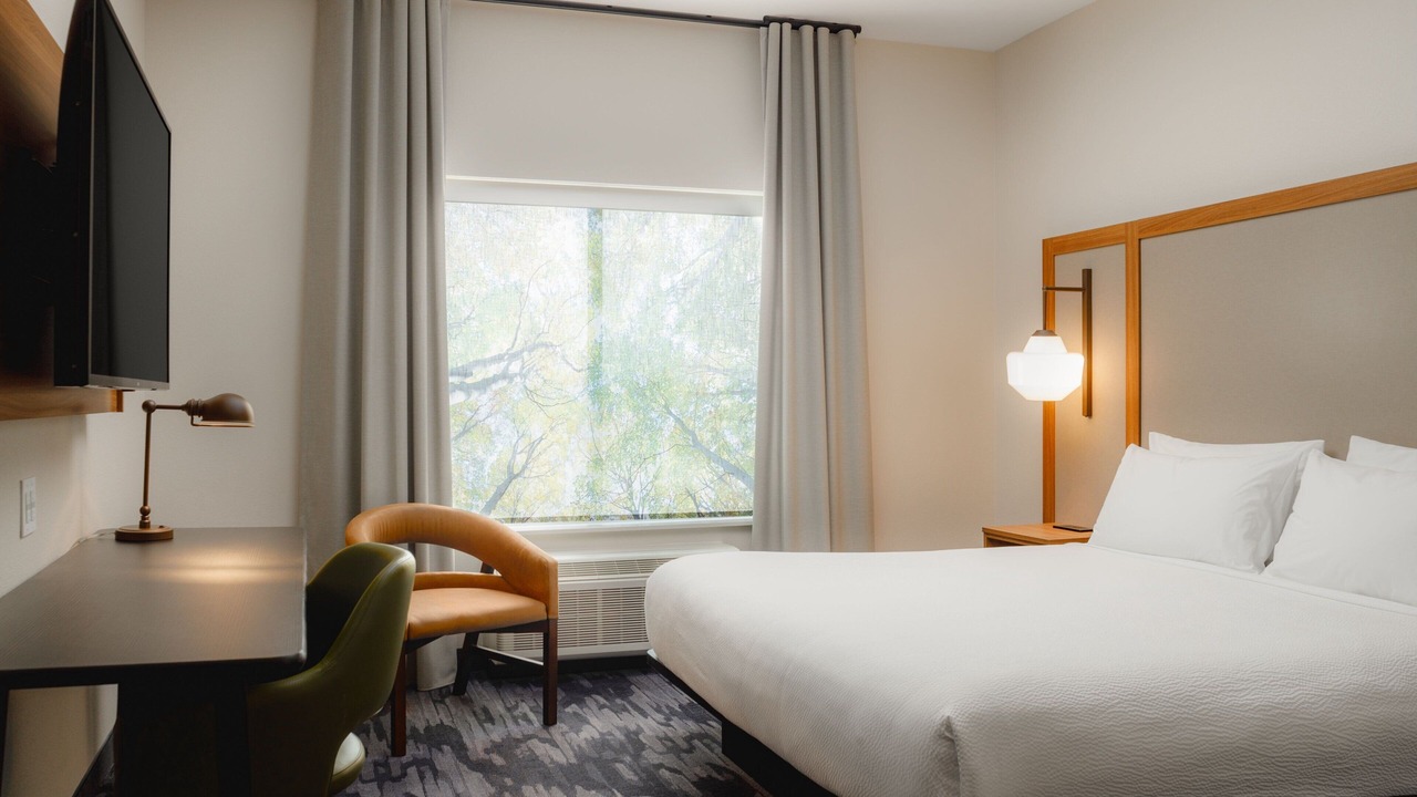 Photo of Bedroom in Knoxville