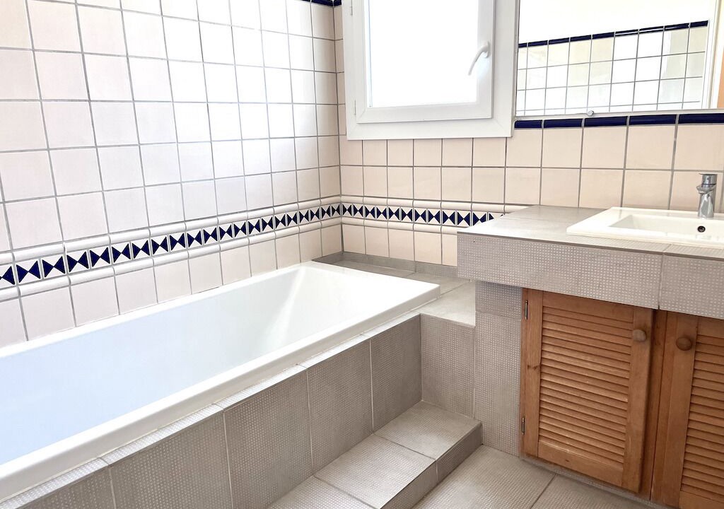 Photo of Bathroom in Le Cres