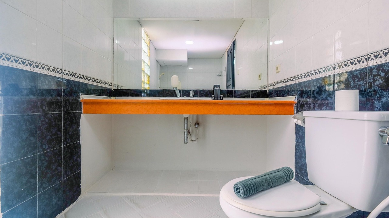 Photo of Bathroom in Gambir