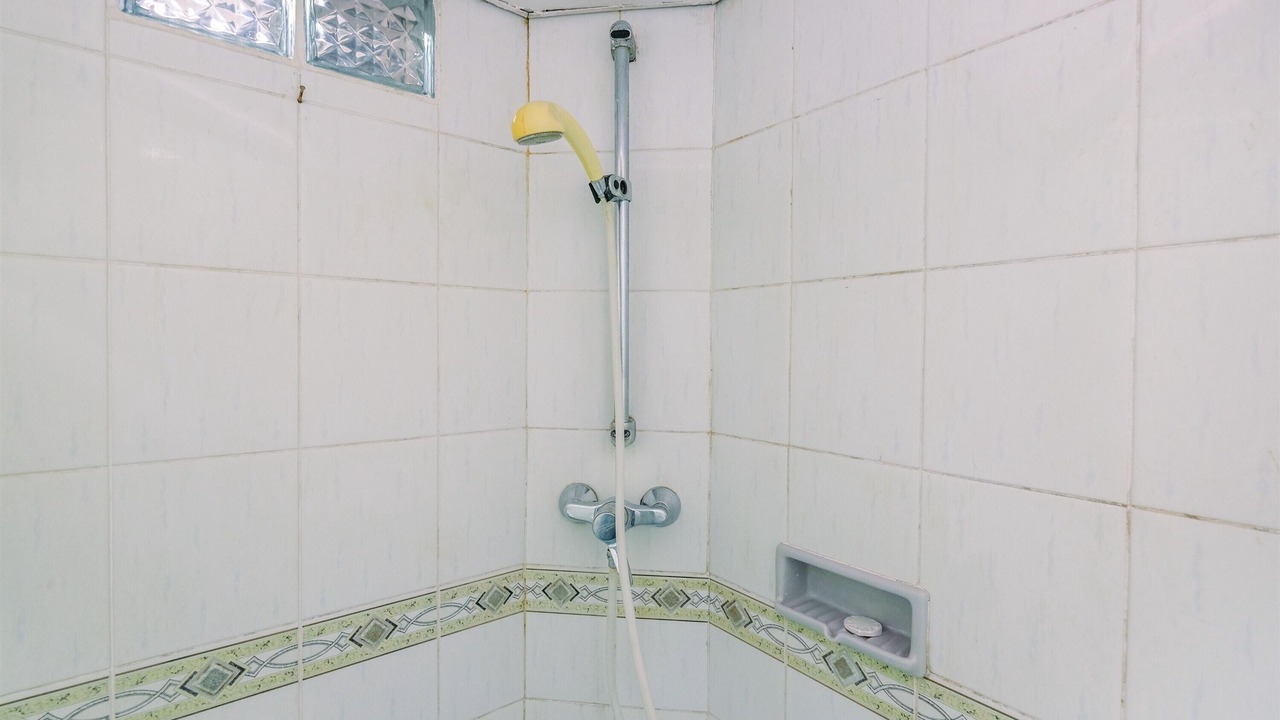 Photo of Bathroom in Gambir