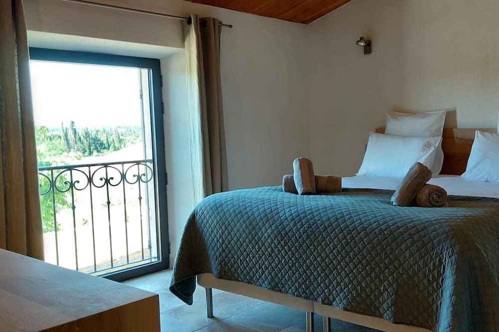 Photo of Bedroom in Maussane-les-Alpilles