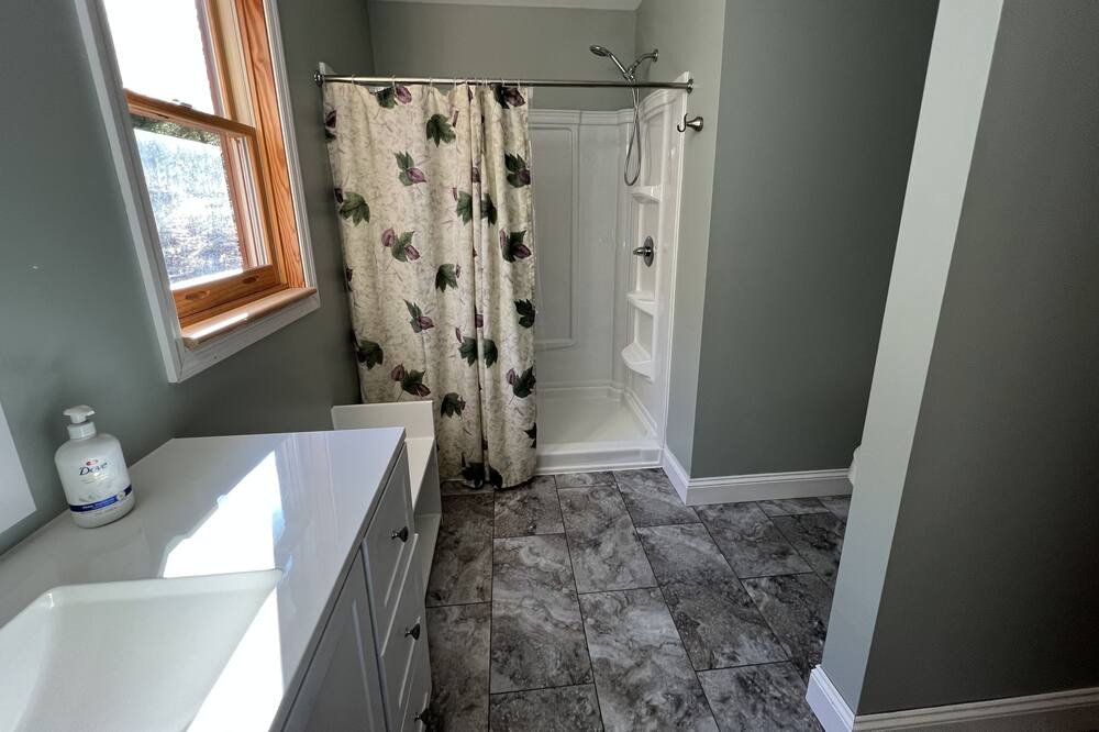 Photo of Bathroom in Piney Creek
