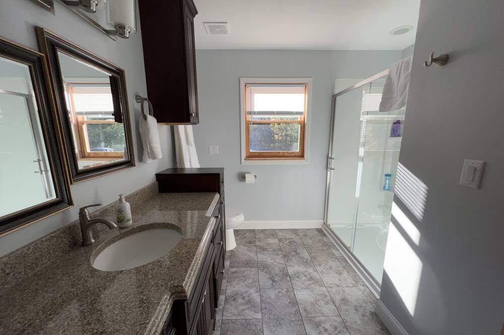 Photo of Bathroom in Piney Creek
