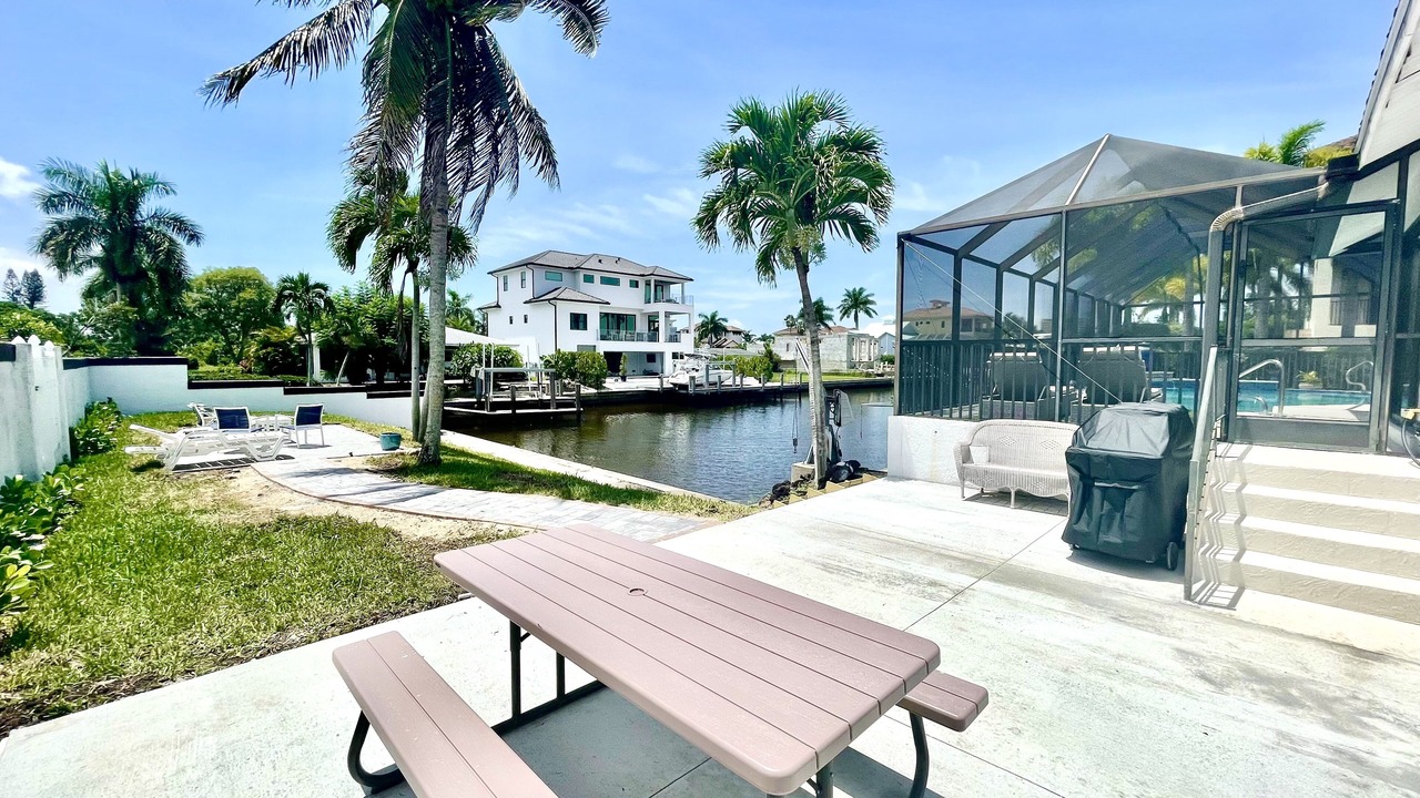 Photo of Outdoor in Vanderbilt Beach