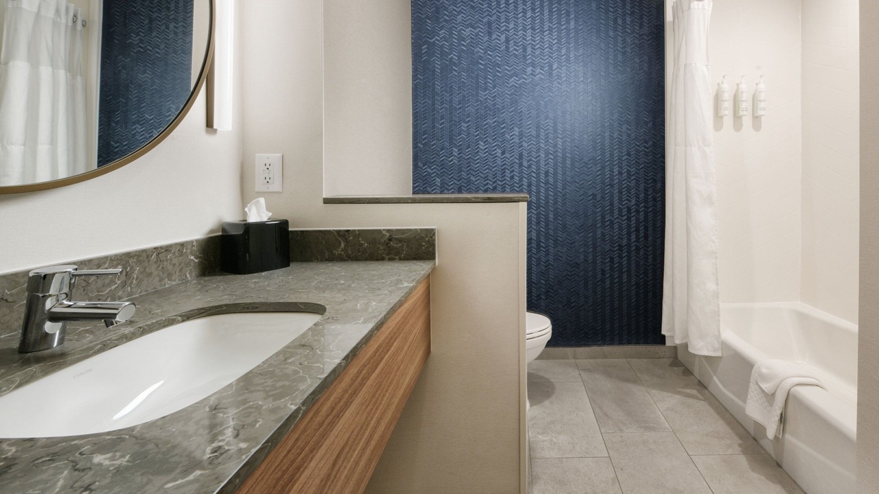 Photo of Bathroom in Buckner Terrace - Everglade Park